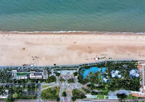 ？谑姓谓ǜ春Ｍ濉⒈鹾Ｊ，构筑绿色长廊，海域生态环境得到显著改善——“蓝色海湾” 实现“滩净湾美”